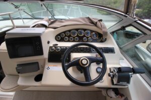 2000 Cruisers Yachts 3375 Express - Anchors Aweigh Boat Sales - Used Boats and Yachts For Sale In Minnesota (13)