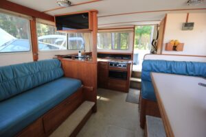 1989 Tollycraft Sport Cruiser 30 - Anchors Aweigh Boat Sales - Used Boats For Sale In Minnesota (12)
