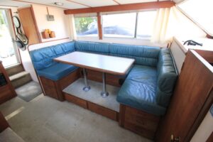 1989 Tollycraft Sport Cruiser 30 - Anchors Aweigh Boat Sales - Used Boats For Sale In Minnesota (15)