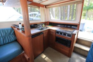 1989 Tollycraft Sport Cruiser 30 - Anchors Aweigh Boat Sales - Used Boats For Sale In Minnesota (17)