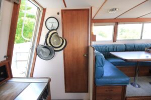 1989 Tollycraft Sport Cruiser 30 - Anchors Aweigh Boat Sales - Used Boats For Sale In Minnesota (19)