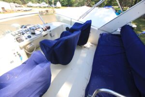 1989 Tollycraft Sport Cruiser 30 - Anchors Aweigh Boat Sales - Used Boats For Sale In Minnesota (6)