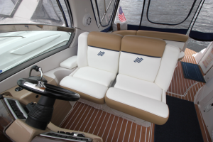 2008 Four Winns V338