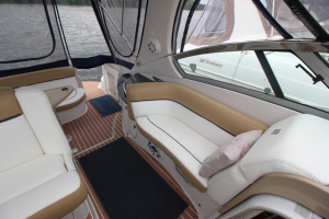 2008 Four Winns V338