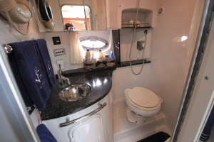 2008 Four Winns V338