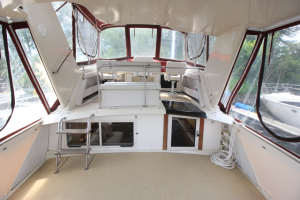 1990 Silverton 40' Aft Cabin