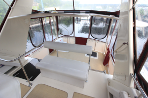 1990 Silverton 40' Aft Cabin