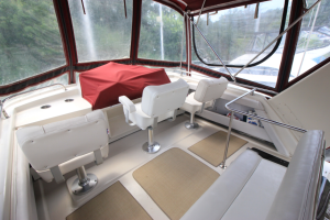 1990 Silverton 40' Aft Cabin
