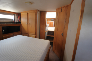 1990 Silverton 40' Aft Cabin