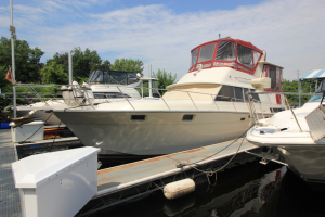 1990 Silverton 40' Aft Cabin