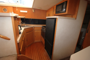 1990 Silverton 40' Aft Cabin