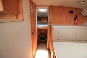 1990 Silverton 40' Aft Cabin