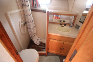 1990 Silverton 40' Aft Cabin