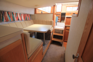 1990 Silverton 40' Aft Cabin