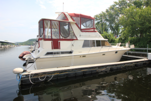 1990 Silverton 40' Aft Cabin