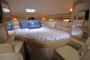 1998 Sea Ray 330 Sundancer