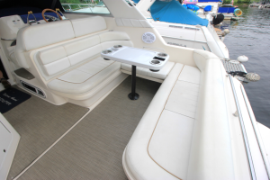 1998 Sea Ray 330 Sundancer