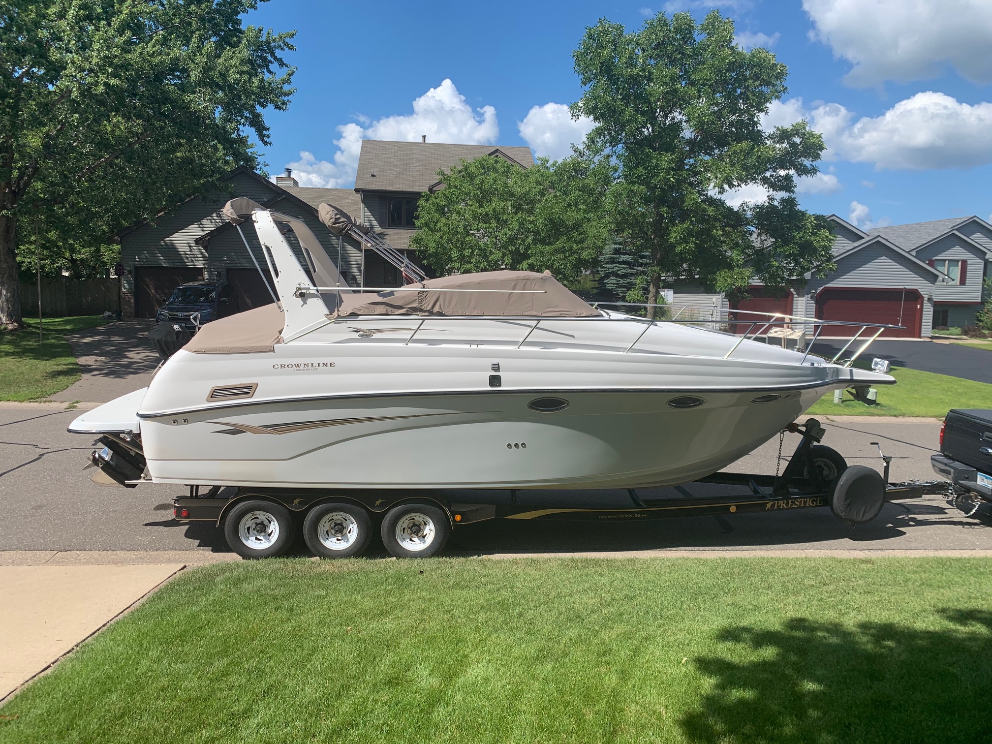 2002 Crownline 290 CR - $32,900