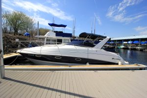 2005 Larson 310 Cabrio