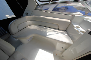 2002 Regal Commodore 2860