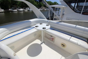 1996 Cruisers Yachts 3580 Flybridge