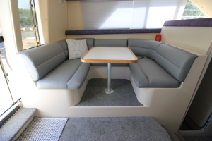 1996 Cruisers Yachts 3580 Flybridge