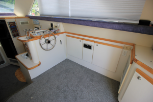 1996 Cruisers Yachts 3580 Flybridge