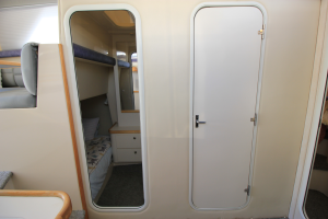 1996 Cruisers Yachts 3580 Flybridge