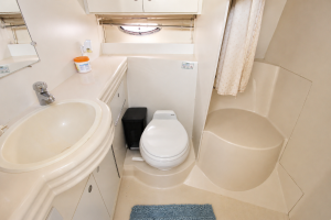1996 Cruisers Yachts 3580 Flybridge