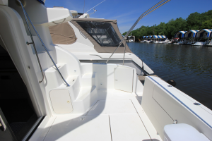 1996 Cruisers Yachts 3580 Flybridge