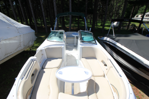 2000 Chris Craft 232 Sport Deck