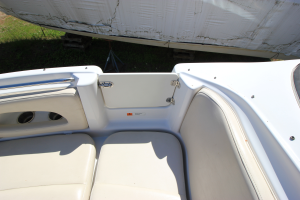 2000 Chris Craft 232 Sport Deck