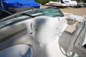 2000 Chris Craft 232 Sport Deck