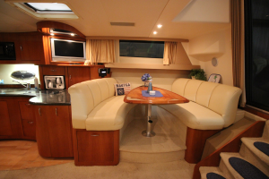 2004 Carver 360 Mariner