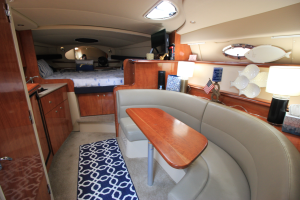 2006 Cruisers Yachts 320 Express