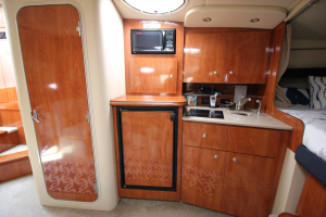 2006 Cruisers Yachts 320 Express