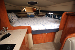 2006 Cruisers Yachts 320 Express