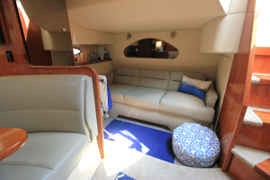 2006 Cruisers Yachts 320 Express