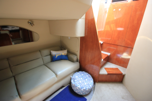 2006 Cruisers Yachts 320 Express