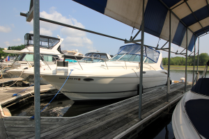 2006 Cruisers Yachts 320 Express