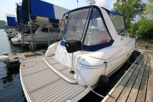 2006 Cruisers Yachts 320 Express