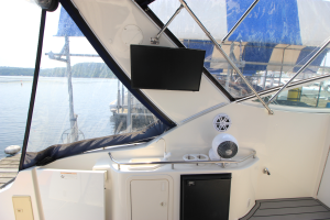 2006 Cruisers Yachts 320 Express
