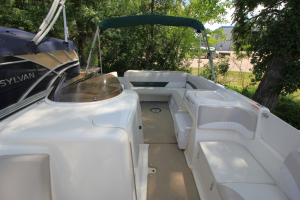 2006 Glastron DS215