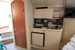 2001 Cruisers Yachts 2870 Express