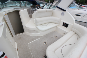 2001 Cruisers Yachts 2870 Express
