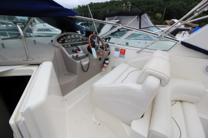 2001 Cruisers Yachts 2870 Express