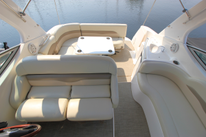 2004 Chaparral 310 Signature