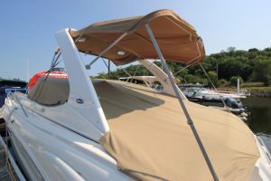 2004 Chaparral 310 Signature