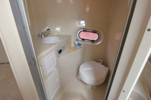 2003 Four Winns 248 Vista