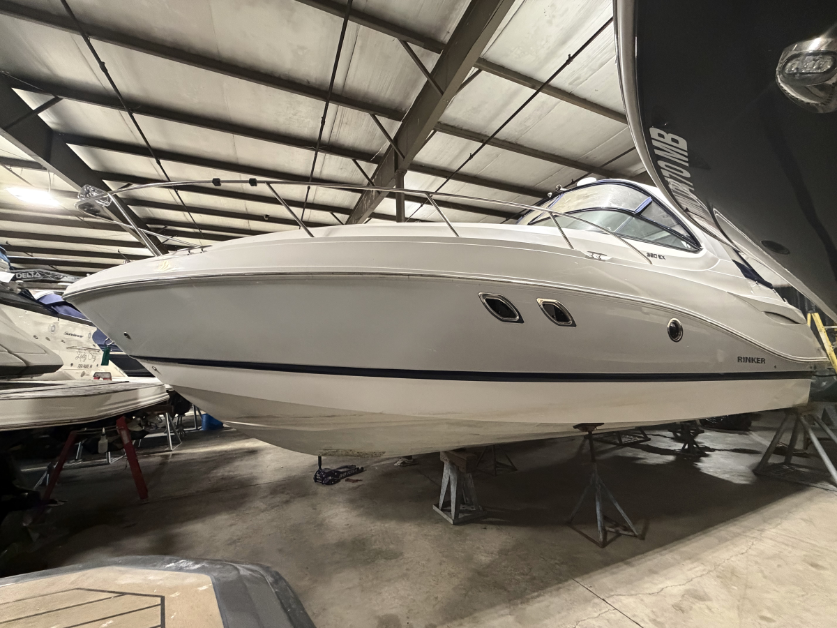 2017 Rinker 320 EX